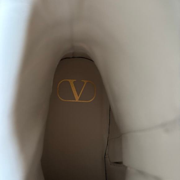 Valentino Garavani Roman Stud Combat Boots White Leather Chelsea Ankle Size 37 - Picture 15 of 16